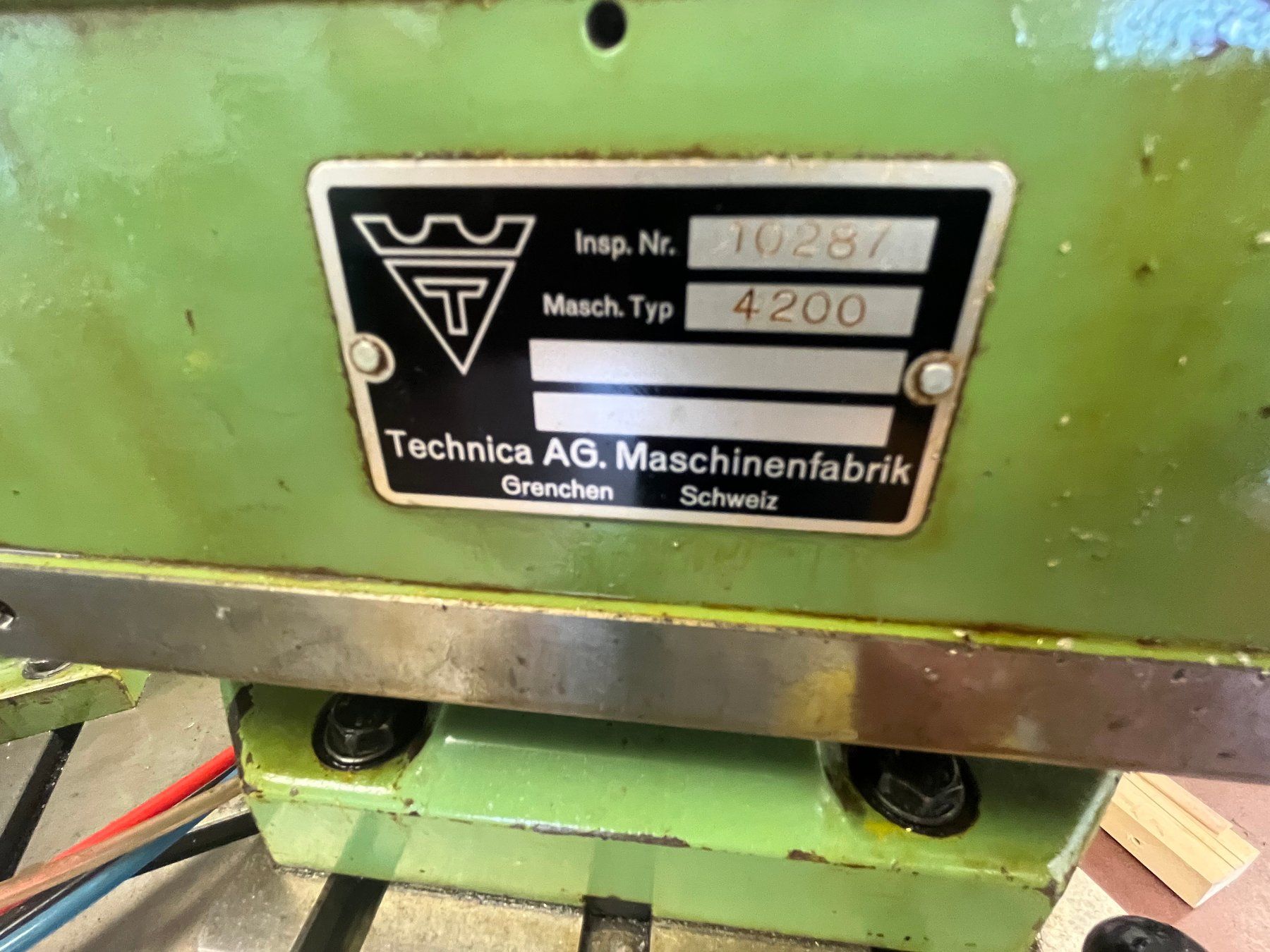 Tutte le macchine: SOLMA/TECHNIKA Universal-Nachbearbeitungs-Bohrmaschiene – Usato da Grenchen venduto da Doka_4582 1