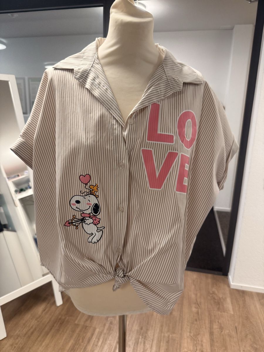 Camicette: Lustige Oversice Bluse mit Snoopy – Usato da Lengnau BE venduto da noyanomy