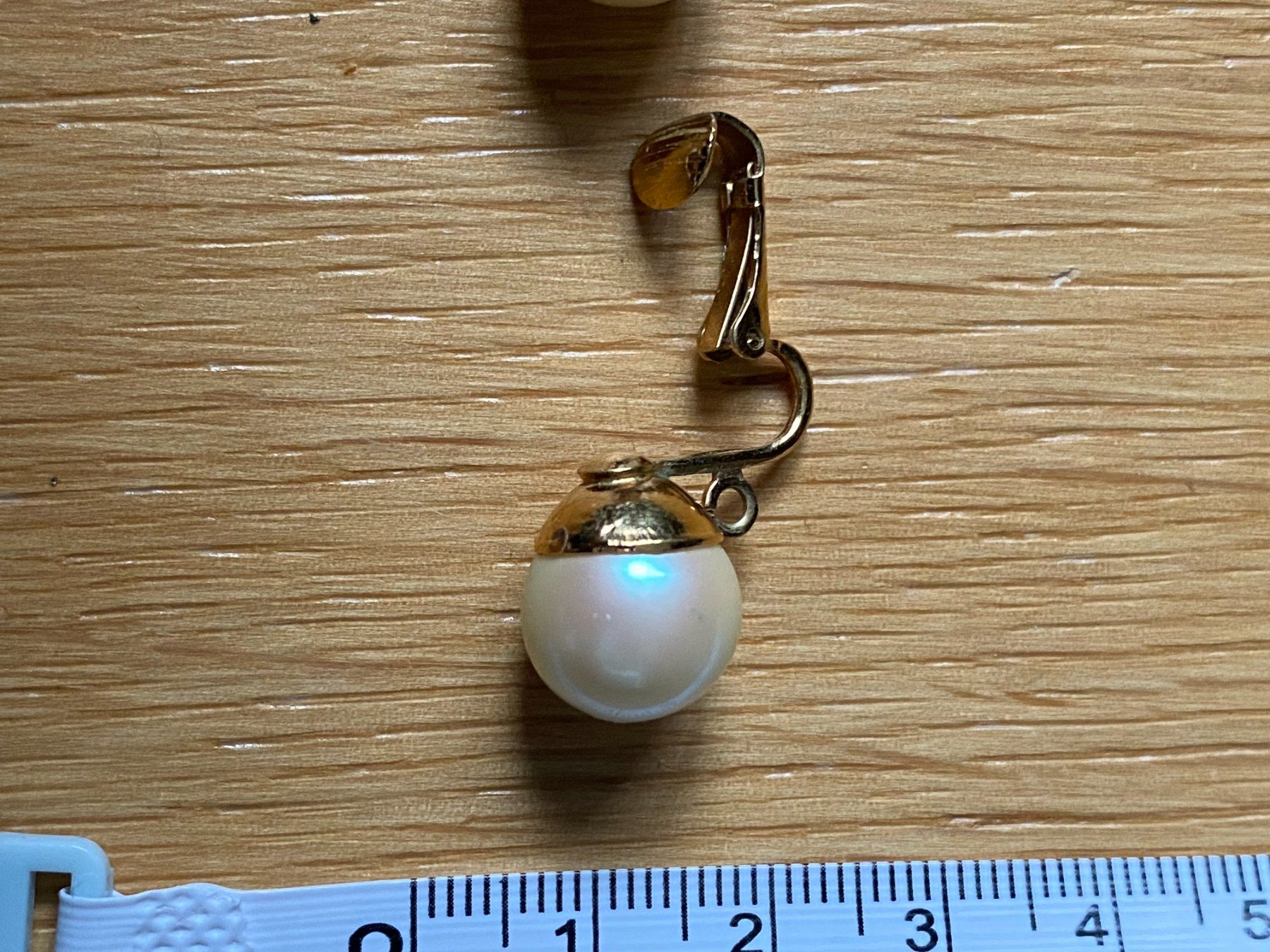 Orecchini pendenti & Orecchini a lobo: Vintage Modeschmuck, Perlen-Ohrclips, hängend – Usato da Gümligen venduto da Primeselection 1