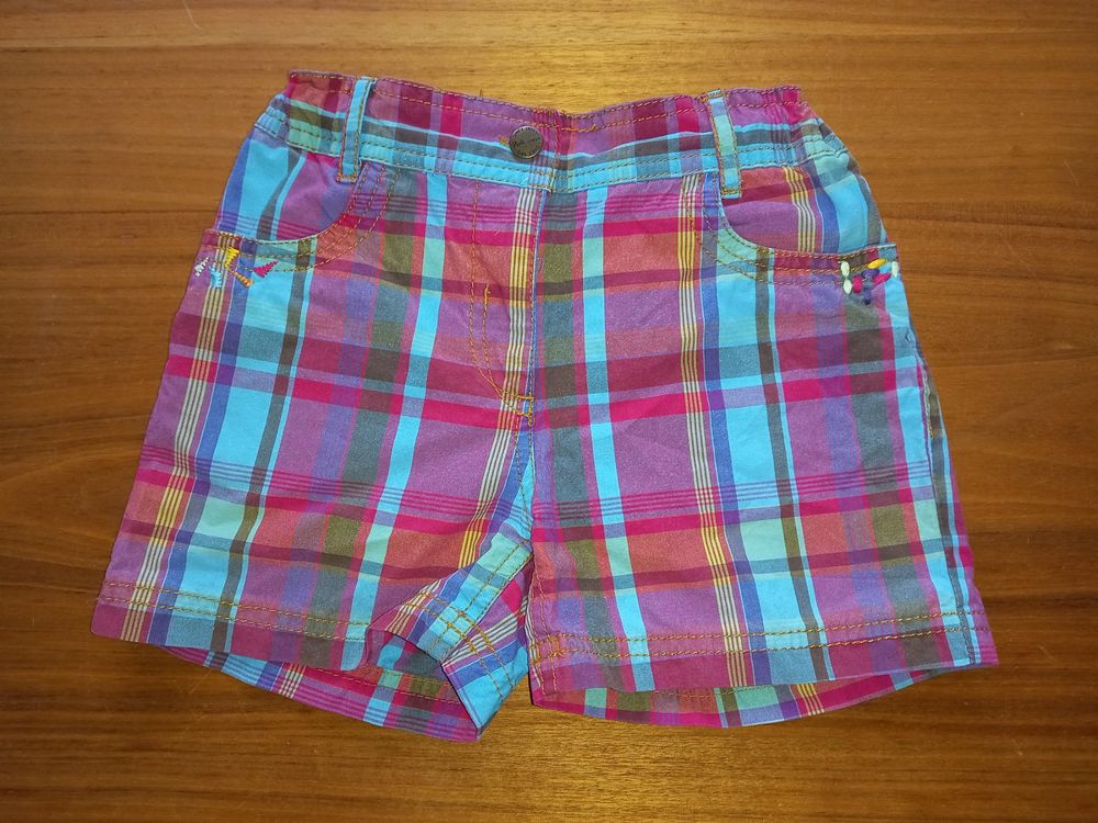 C&A Pantaloni: Shorts / kurze Hosen Gr. 122 – Usato da Lengnau AG venduto da Mefari