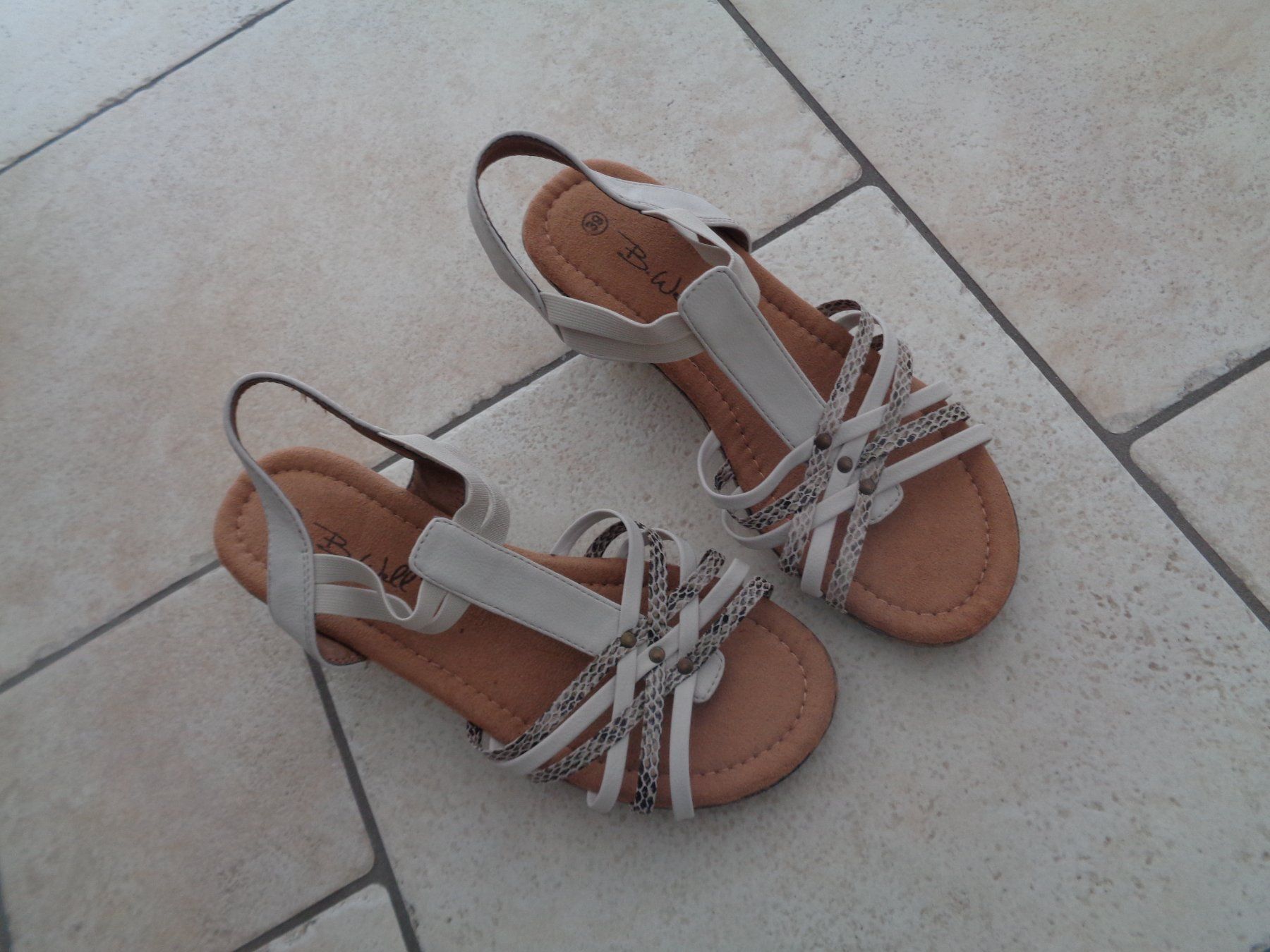 Scarpe da donna: Sandalen  Grösse 39 – Nuovo (secondo la descrizione) da Kreuzlingen venduto da Robi-2003
