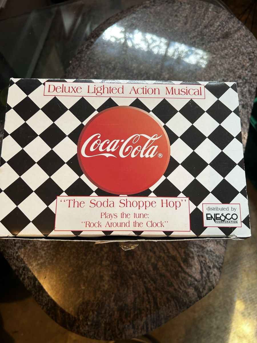 Modellbausätze & Standmodelle: Coca-Cola Lighted Soda Shop – Gebraucht aus Selzach von mar_y2pd 1