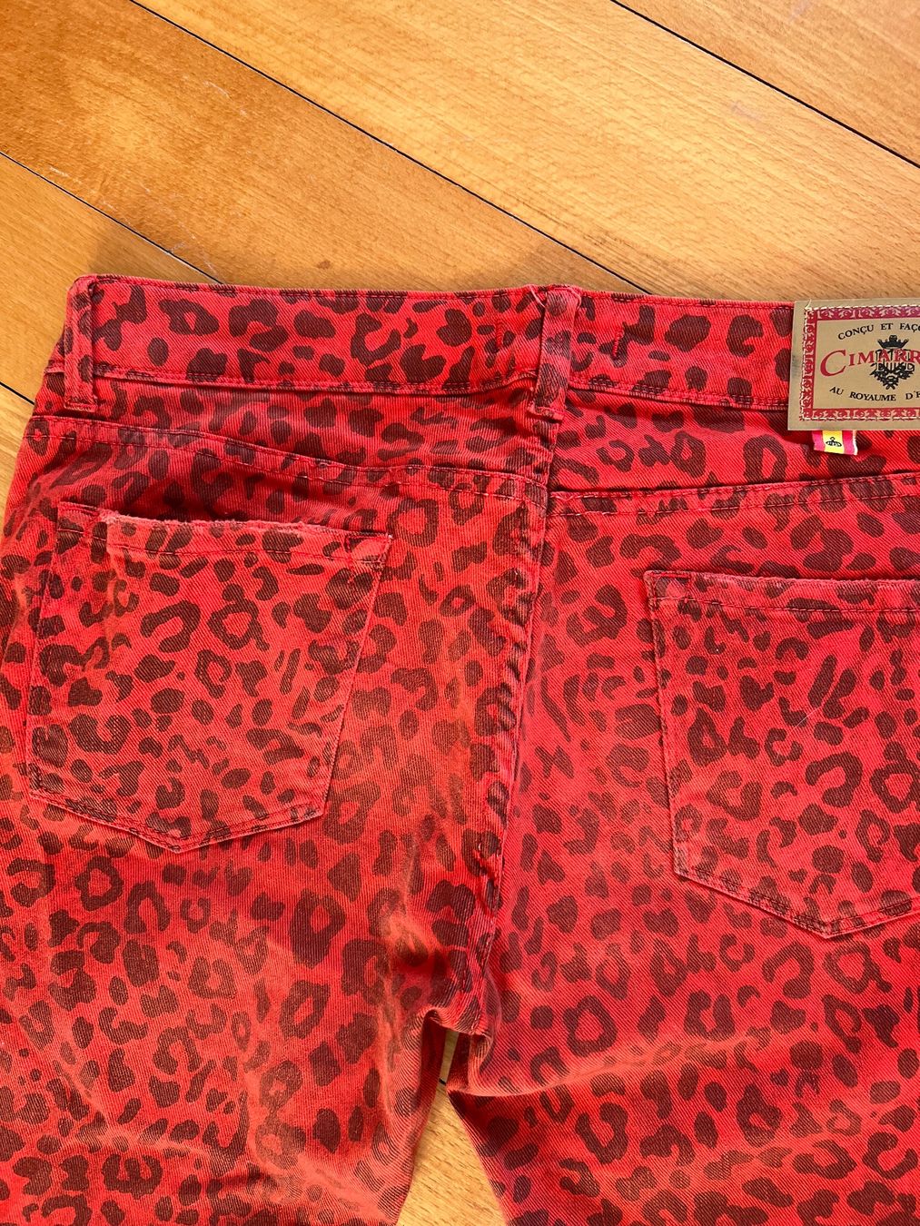 Jeans: Ausgefallene Jeans Leopard-Look Rot Gr. 28 – Gebraucht aus Therwil von Mucjing 4