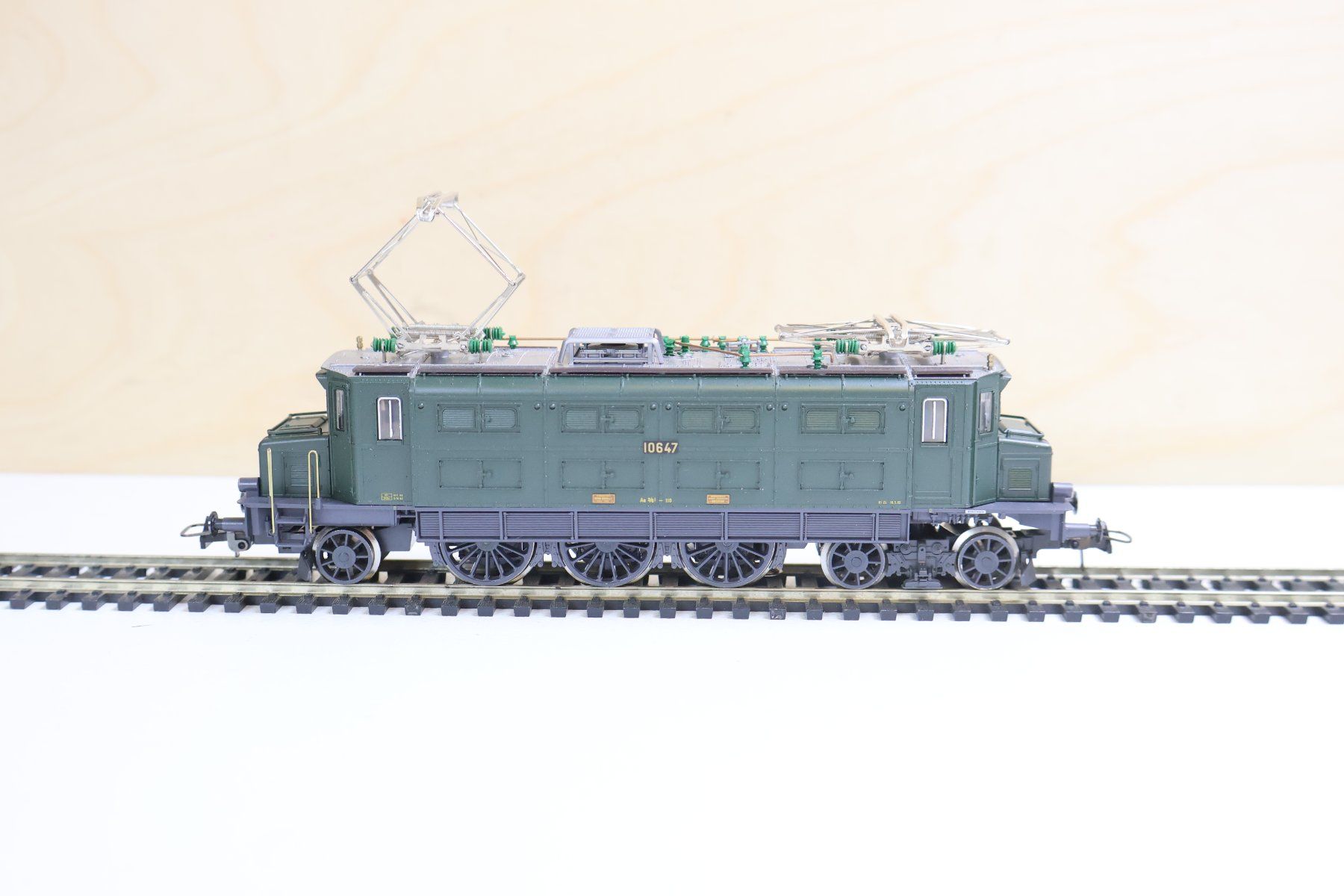 Fleischmann Modelleisenbahnen: Fleischmann SBB Ae 3/6 E-Lok H0 DC – Gebraucht aus Winterthur von Monstera 6