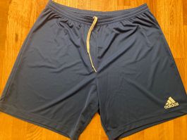 2 Sport Shorts Adidas und Under Armour XL wie neu