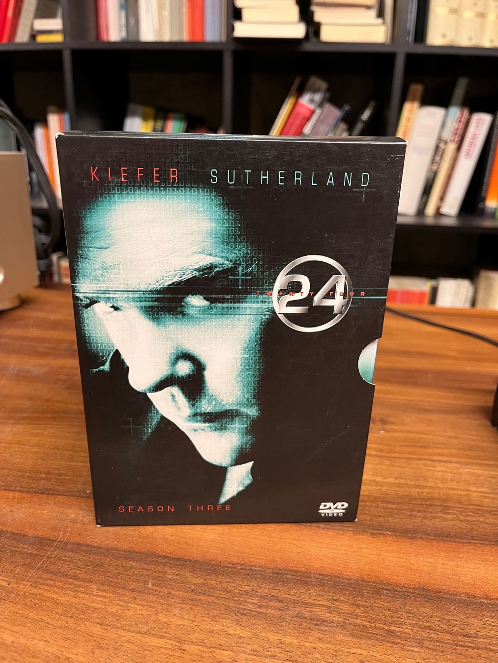 Tutti i DVDs: 24 - Season 3 - RA21A – Usato da Küsnacht ZH venduto da Jazztilldawn