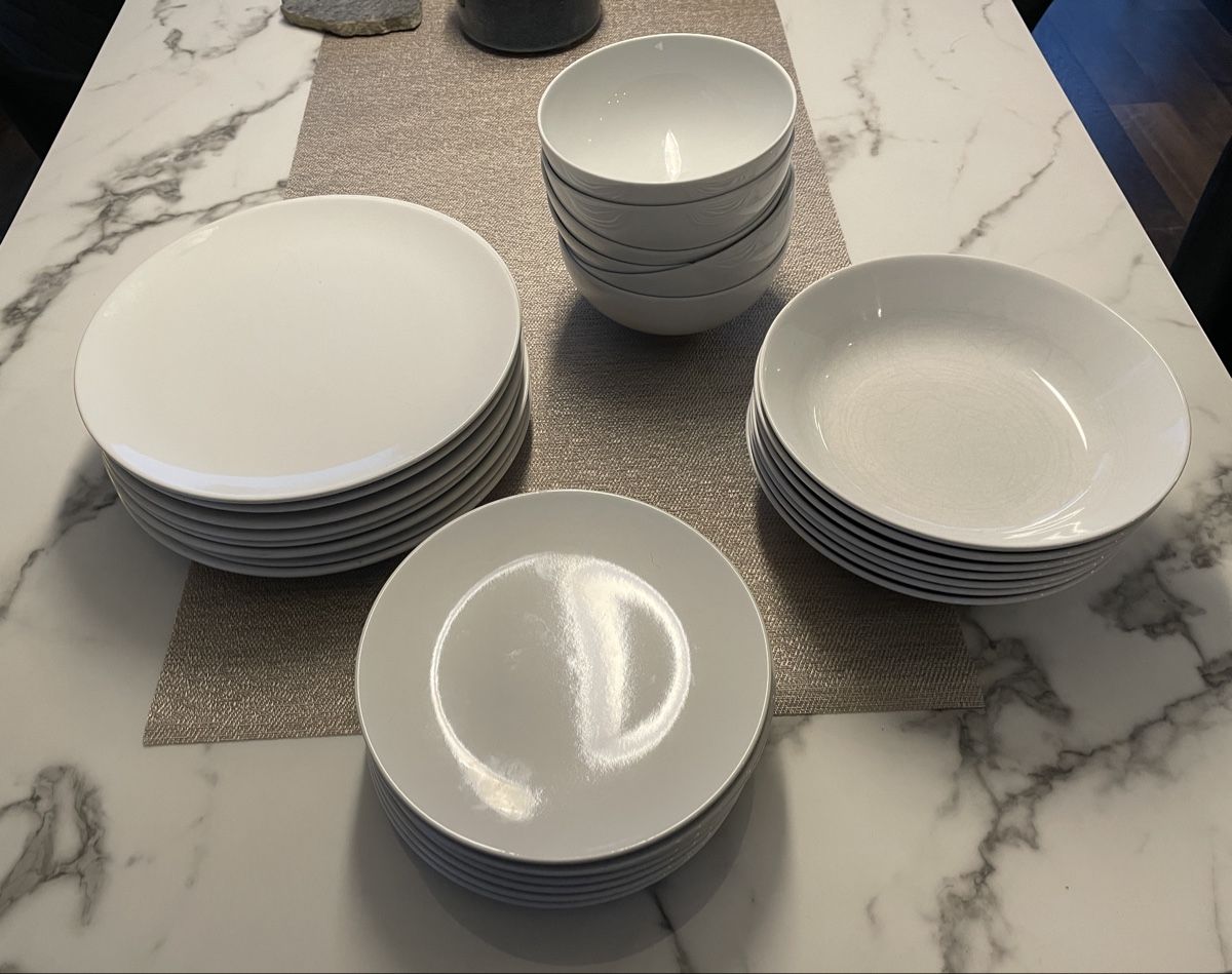 Ikea 🍽️ Geschirr-Set, Winter-Weiss (Gebraucht) in Spiegel b. Bern für CHF 10 – nur Abholung auf Ricardo kaufen