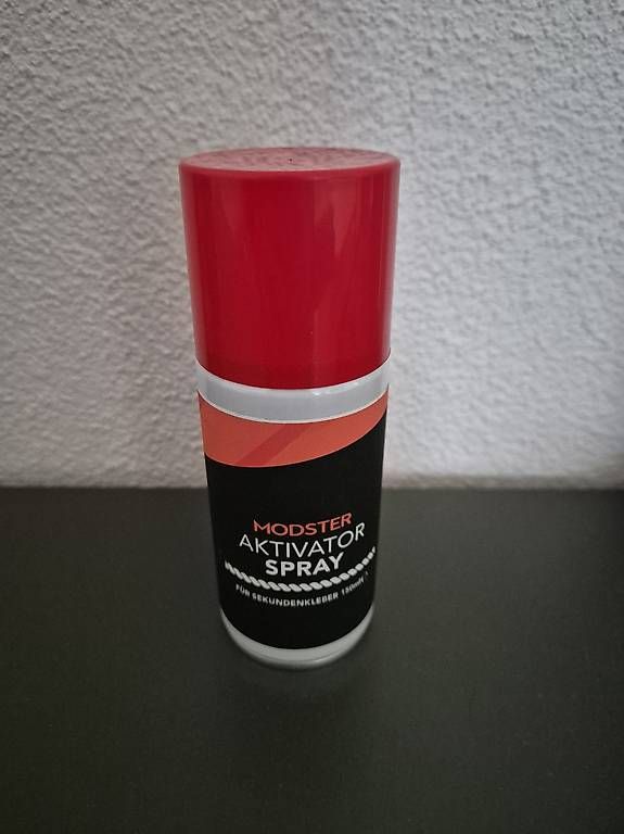 Farben: Modellbau Aktivator Spray – Gebraucht aus Embrach von pet_vm5r