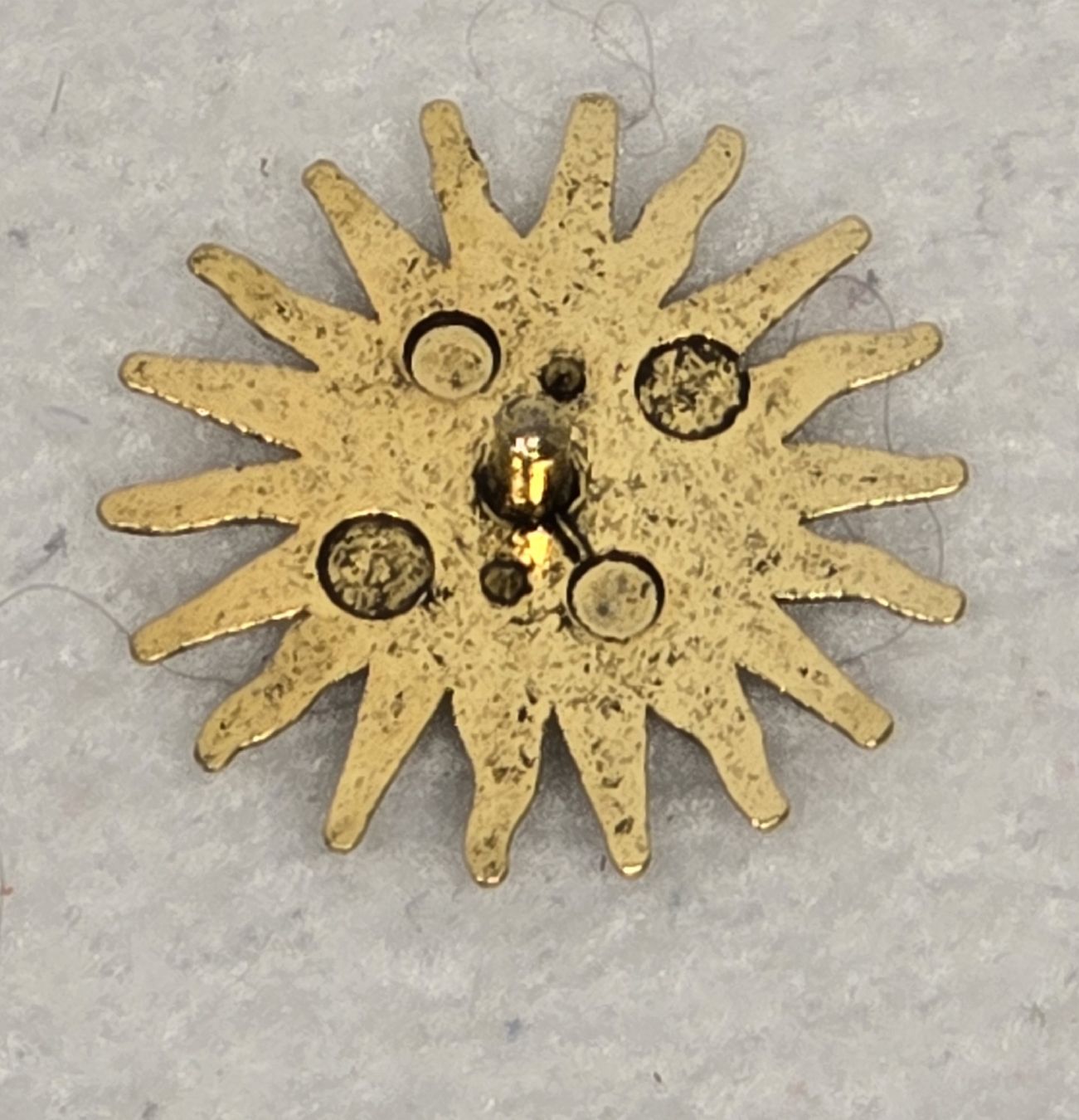 Ciondoli: Goldene Sonne Ziereile -  PIN – Nuovo (secondo la descrizione) da Oberwil-Lieli venduto da Filu55 3