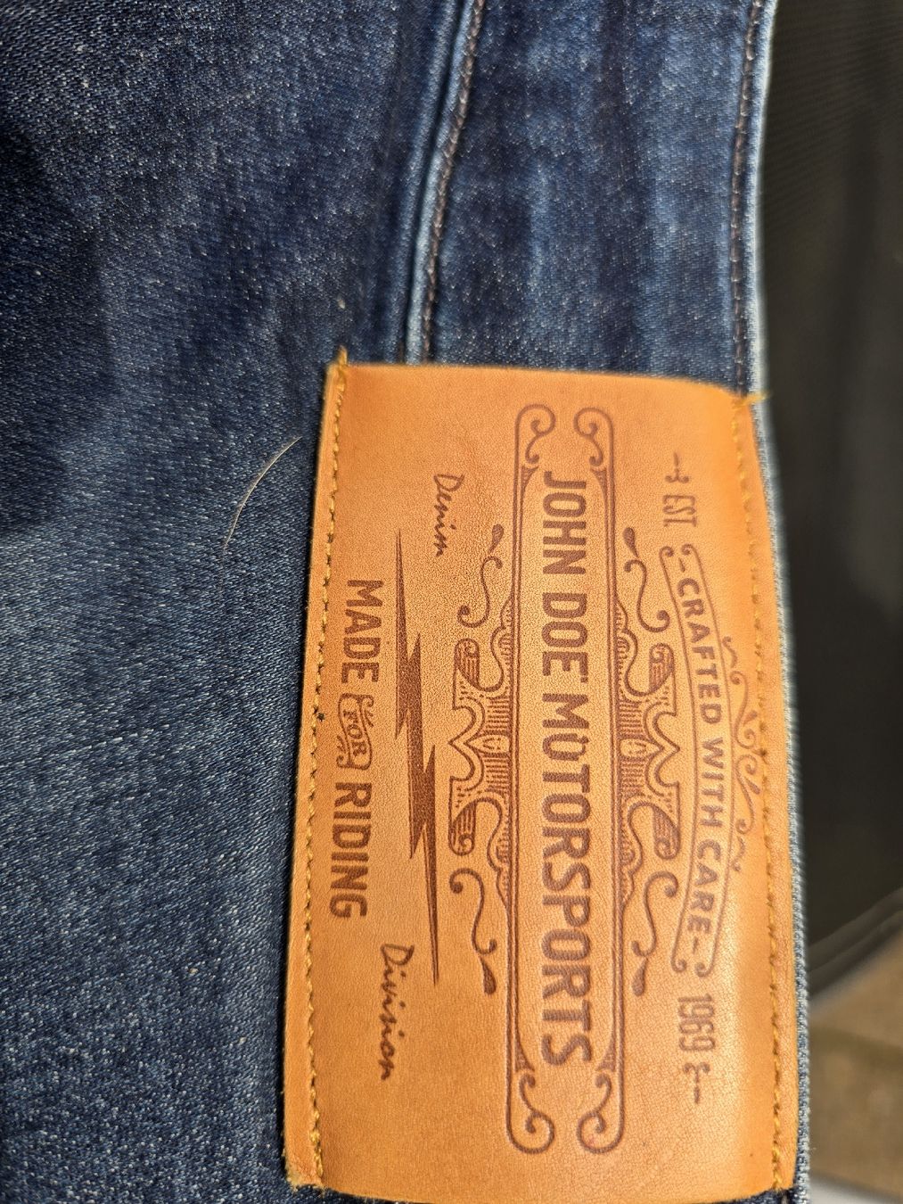 Jeans: Jeans Bikerhose – Usato da Toffen venduto da Eagleseye17