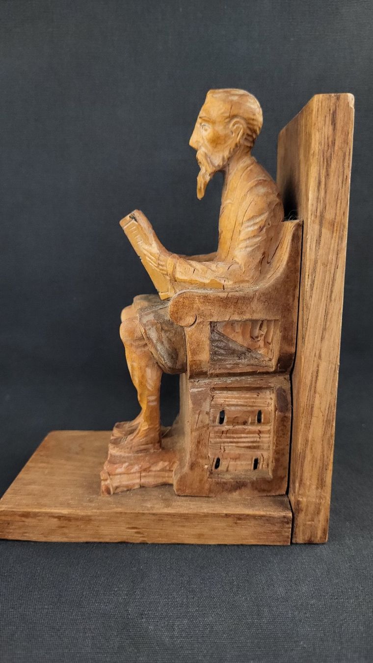 Statuette: Bücher-Stütze LESENDER MANN aus Holz – Usato da Basel venduto da spinne02 5