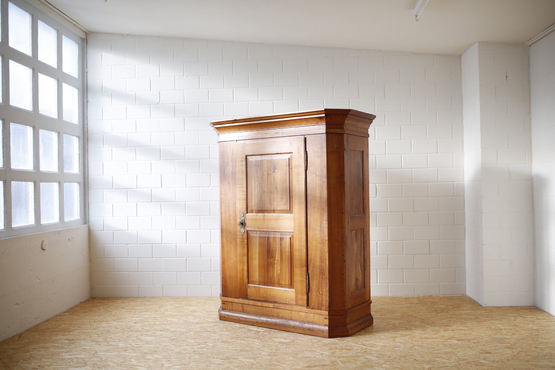 Armadi: Biedermeier Schrank Bern, um 1820 – Usato da Kriens venduto da onakammermann 1
