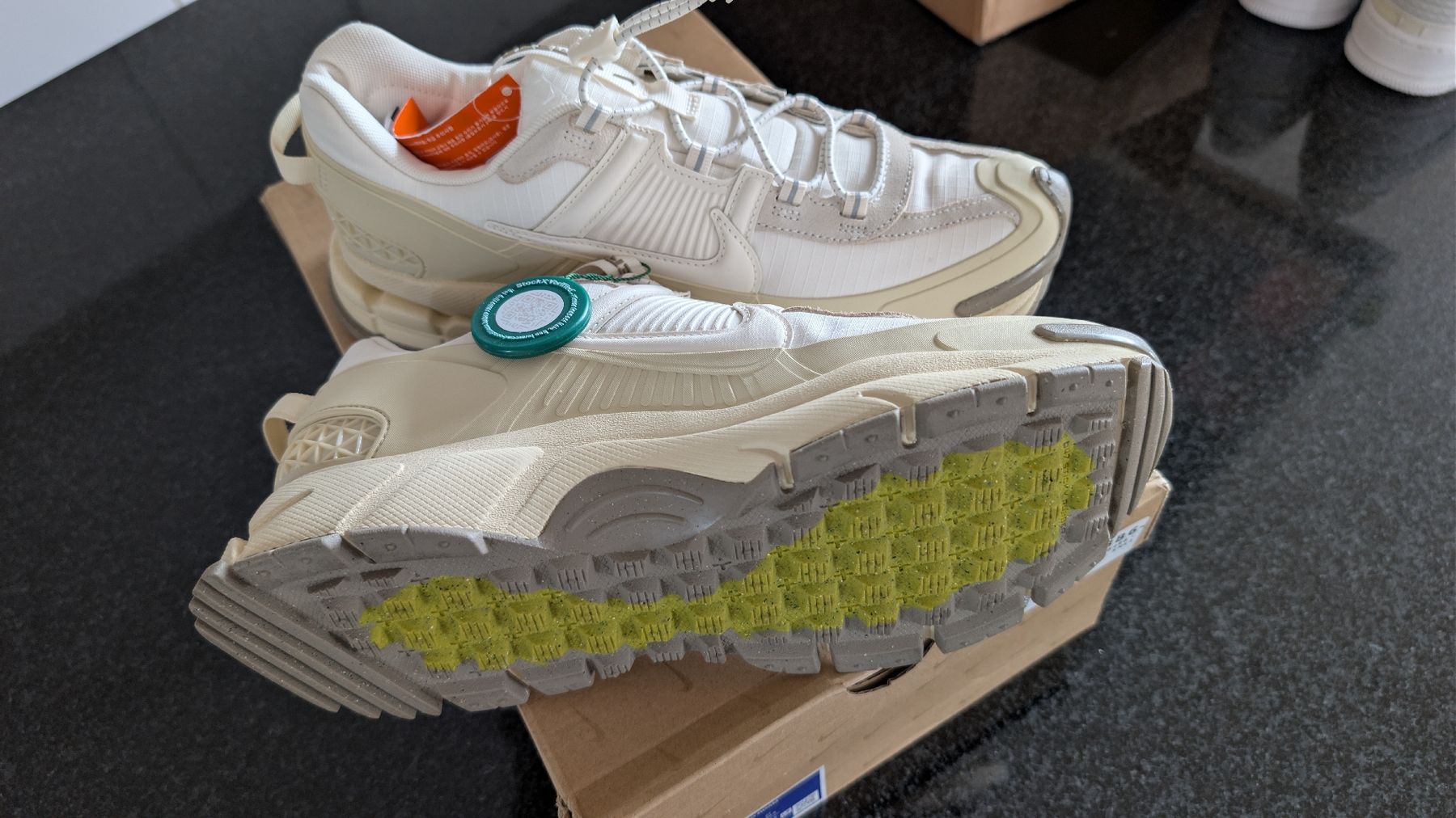Nike Scarpe da uomo: Nike Zoom Vomero Roam 42.5 – Nuovo e nell'imballaggio originale da Rümlang venduto da Pascal_Gut 1