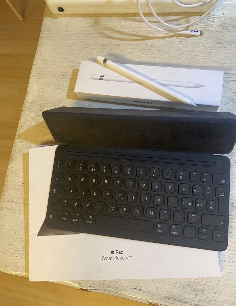 Apple Tastiere: Apple Smart Keyboard et Pencil – Nuovo e nell'imballaggio originale da Epalinges venduto da asia.picasso