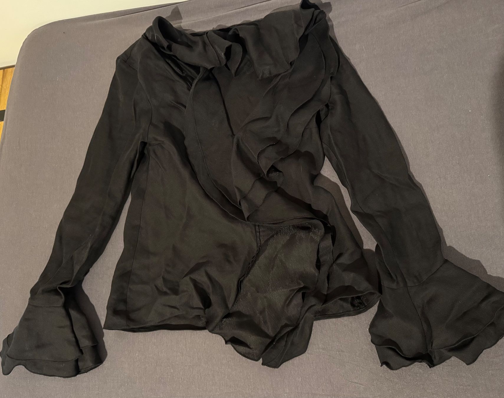 H&M Camicette: Schwarze Bluse von H&M – Usato da Rudolfstetten venduto da krach