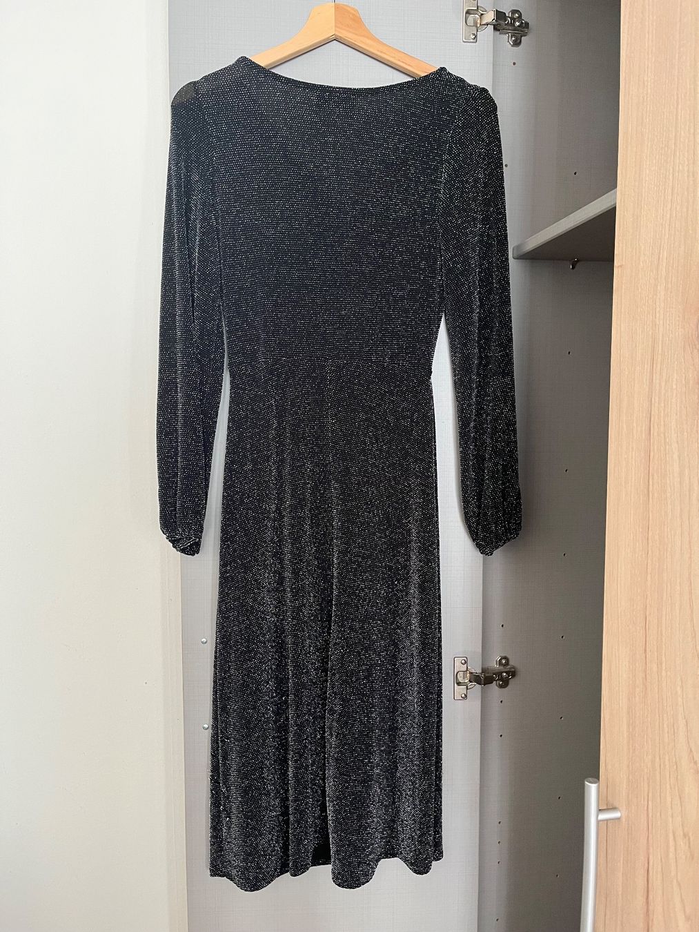 Vestiti: Elegantes schwarzes Abendkleid – Nuovo (secondo la descrizione) da Basel venduto da raj_fl8m 1