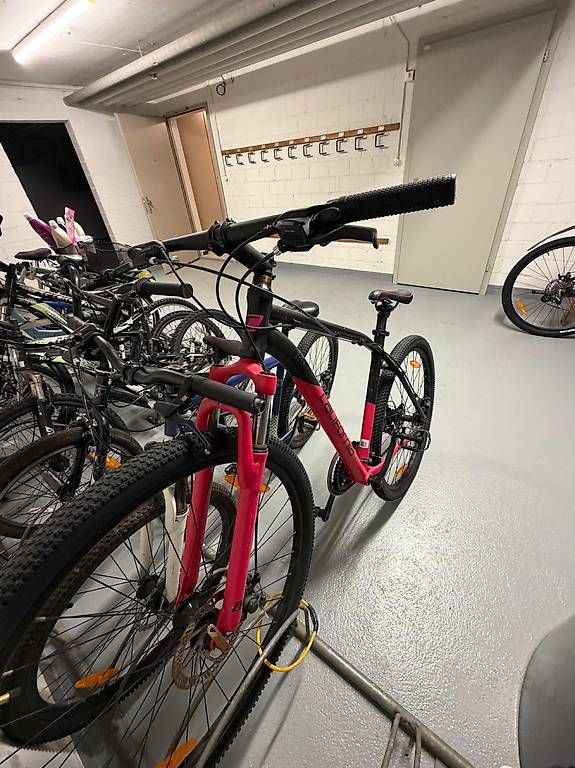 Biciclette: Neuwertiges Mountainbike – Usato da Baar venduto da byt_6pt2 1