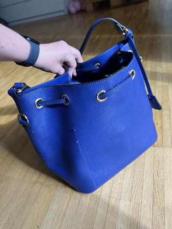 Königsblaue Beuteltasche