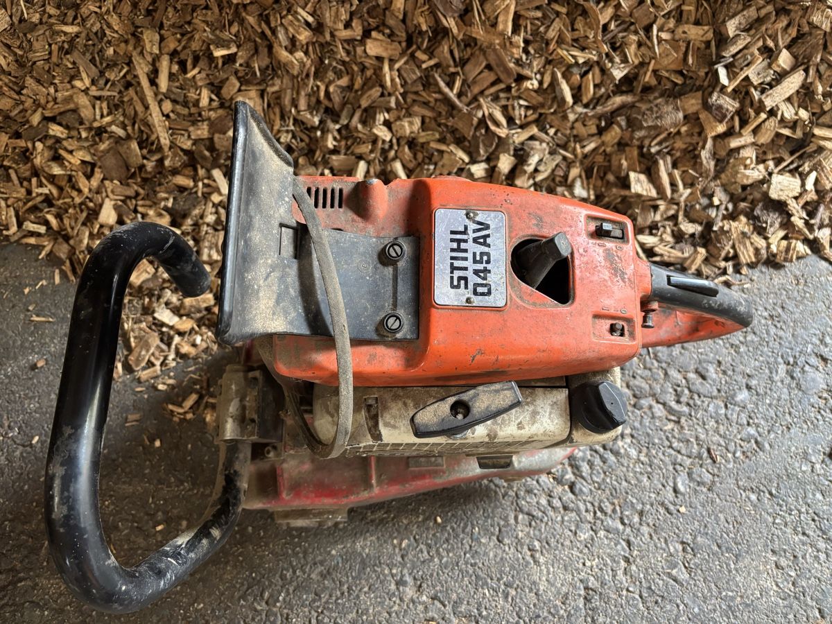 Stihl Sägen: Stihl 045 AV mit Entrinder – Defekt aus Malters von mar_6mvr 1