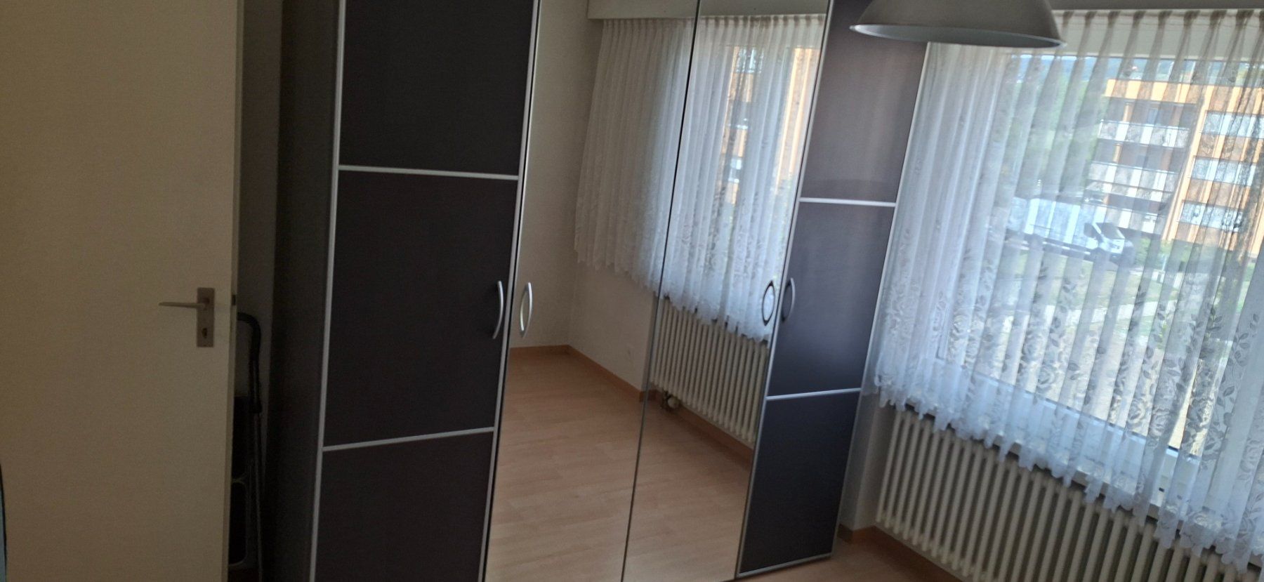 Schränke: Kleiderschrank – Gebraucht aus Männedorf von Mis_nl7l 1