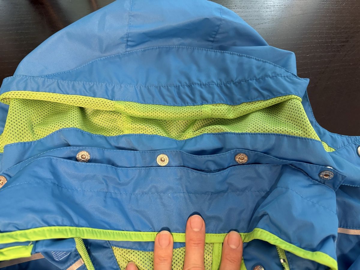 Giacche: lightweight rain jacket for 7-9 years  – Usato da Biel/Bienne venduto da yuliyabiel 3