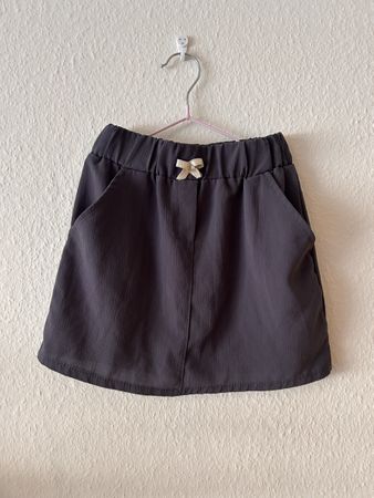 Jupe Gemo enfant grise taille 6 ans, tissus fin