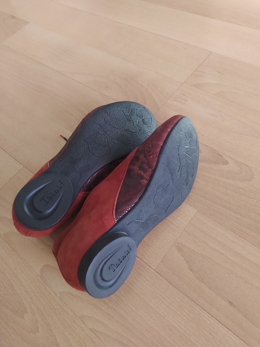 Think Scarpe da donna: Think Schuhe Gr. 37 neuwertig! – Nuovo (secondo la descrizione) da Birsfelden venduto da alexa2003 2