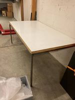 2 solide Arbeitstische 2 x 1 m, 75 cm hoch
