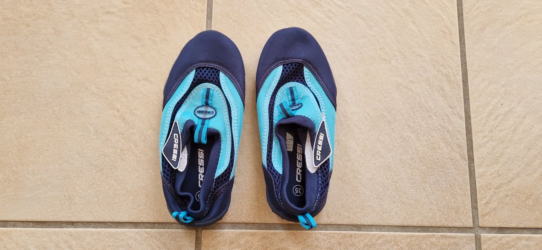 Scarpe per ragazzi: Badesandalen / Badeschuhe gr. 35 – Usato da Zeiningen venduto da rimoni