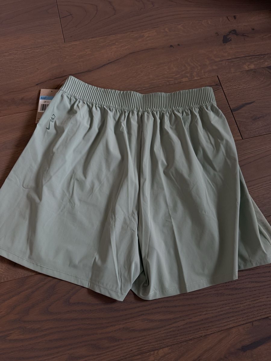 Pantaloni: Nike shorts – Nuovo e nell'imballaggio originale da Zürich venduto da Bellinka23 3