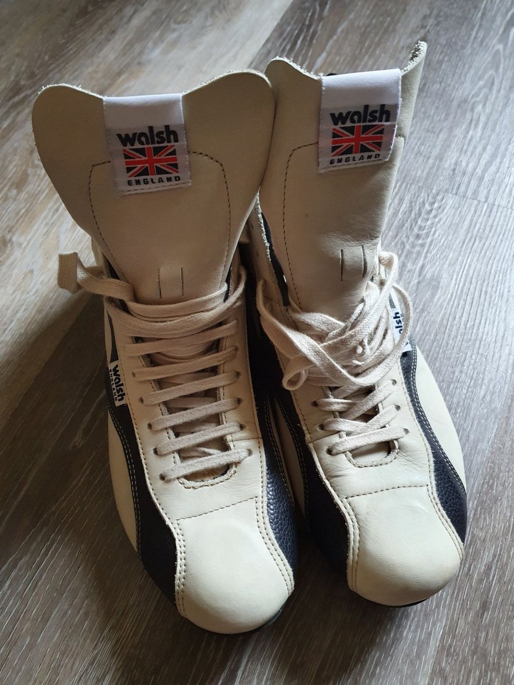 Scarpe da uomo: Norman Walsh Boots 44 EU – Usato da Basel venduto da OnutWOODLAND