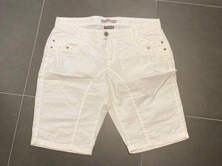 Hosen: Street One Short weiss 40 – Neu (gemäss Beschreibung) aus Gommiswald von Anika6