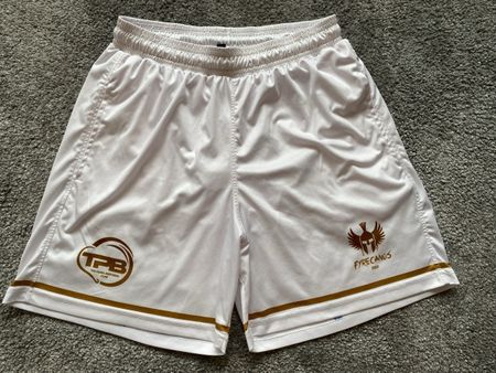 Herren Sportshorts / Padel-Shorts mit Mesh-Innenhose – Gr M