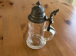 Humpen aus Glas mit Deckel