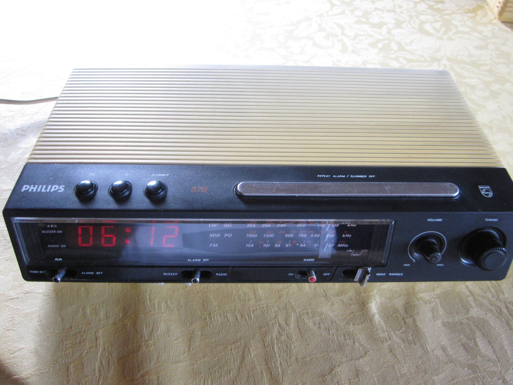Philips Sveglie: Radiowecker von Philips mit Digitaluhr – Usato da Binningen venduto da flugi30