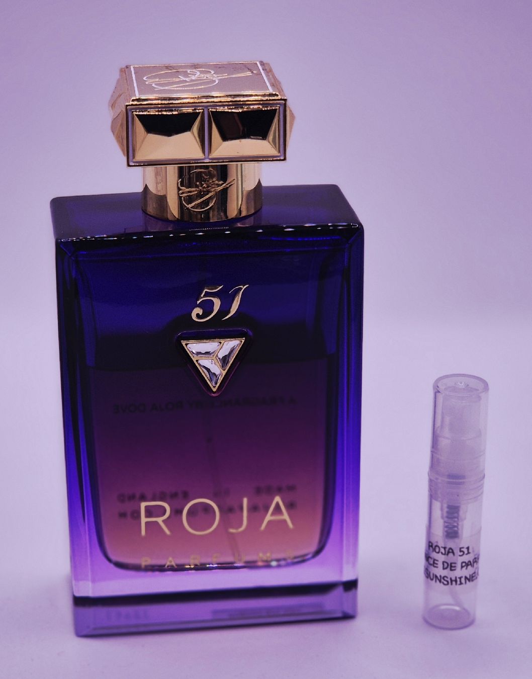 Roja Profumi & Eau de Toilette: 2 ml ROJA 51 ESSENCE DE PARFUM ABFÜLLUNG – Nuovo (secondo la descrizione) da St. Gallen venduto da CaliSunshine