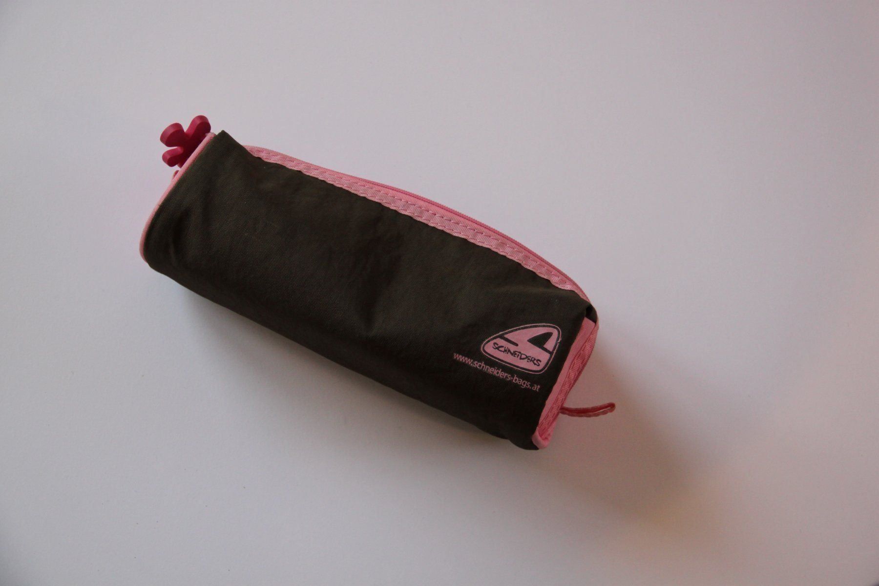 Schüler-Etuis: Neues Schlampermäppchen von Schneiders Braun/Rosa – Gebraucht aus Walterswil SO von mel_5b2h 2