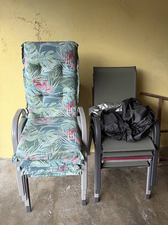 Stühle: 8 chaises de jardin  – Gebraucht aus Arvillard (Salins) von Taniguchi 1