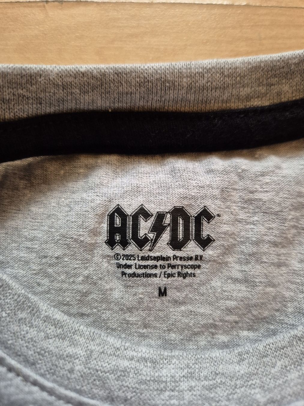T-shirt: T Shirt, AC/DC, M – Nuovo (secondo la descrizione) da Walkringen venduto da Levisticum 3
