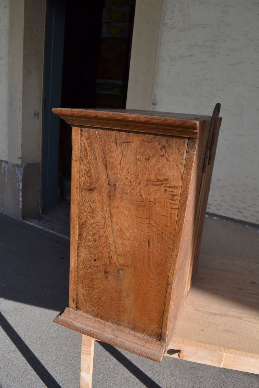 Schränke: Antiker Wandschrank Eiche massiv geschnitzt Barock – Gebraucht aus Wil SG von Athi 2