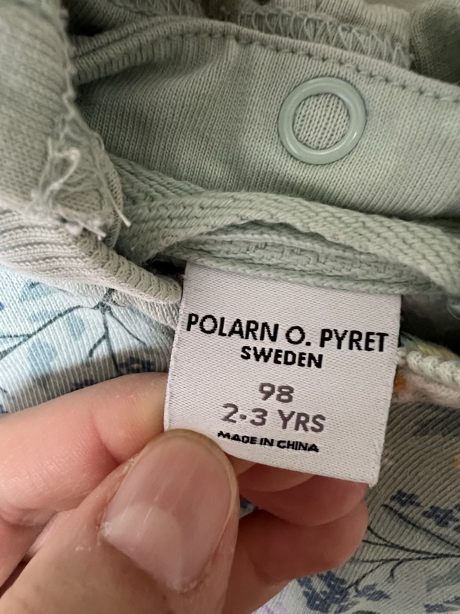 Pullover & Sweatshirts: Pull à capuche – Gebraucht aus Biel/Bienne von mad_cvl7 2