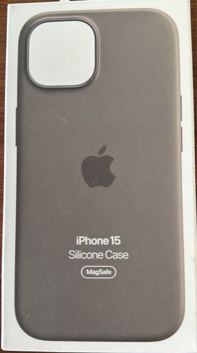 Apple Covers & Schutzfolien: iPhone 15 Silicone Case MagSafe grau neu – Neu und originalverpackt aus Zürich von isa_yzc7
