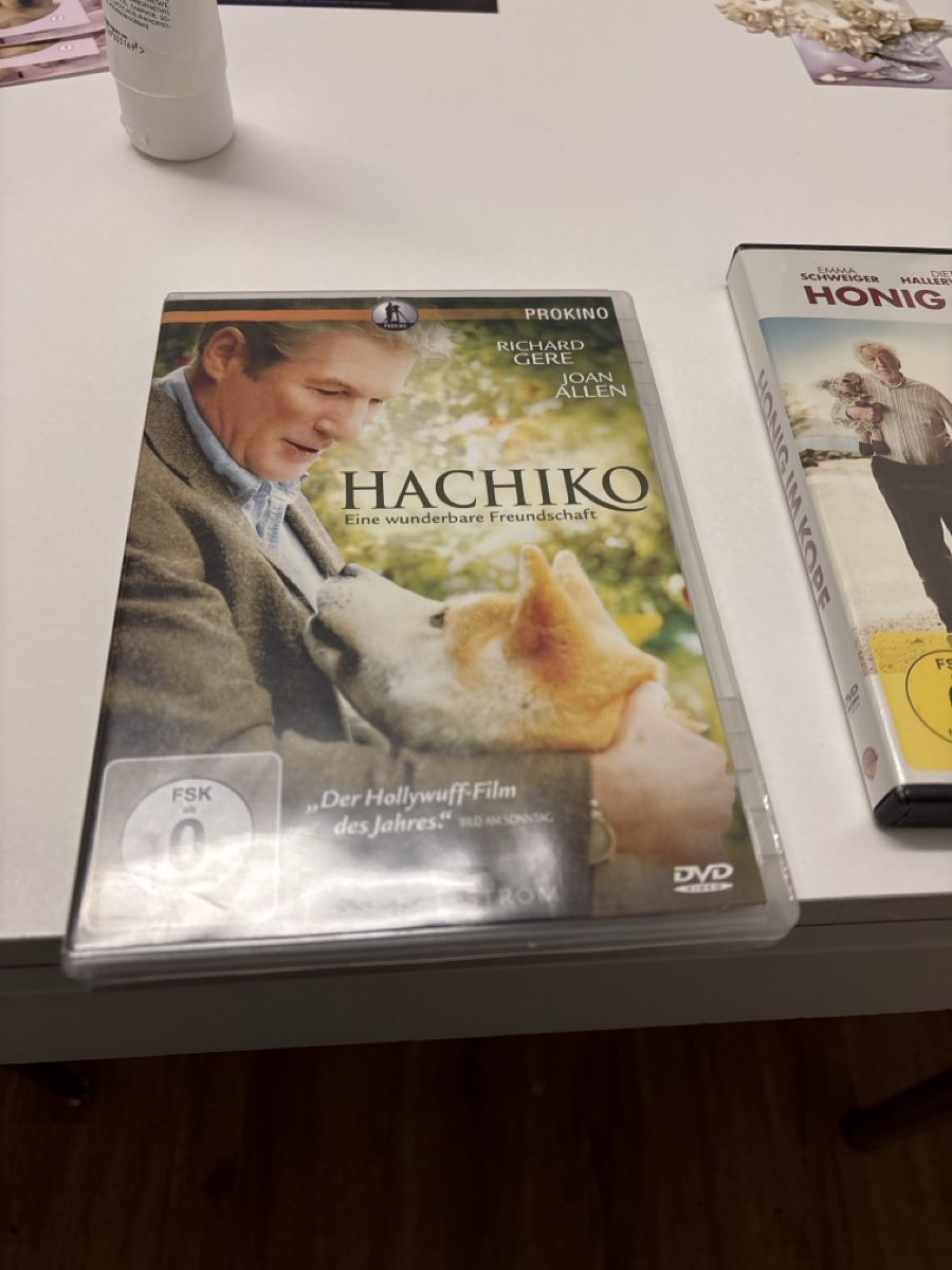 Tutti i DVDs: Hachiko, eine wunderbare Freundschaft – Nuovo (secondo la descrizione) da Amriswil venduto da SCHLOSSGEISTLI