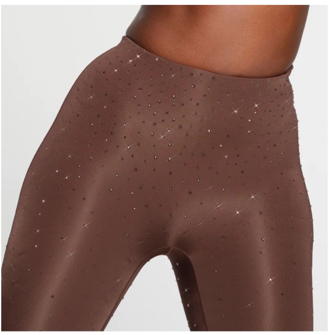 Skims Leggings: Skims x Swarovski Leggins – Nuovo e nell'imballaggio originale da Vaduz venduto da SVL