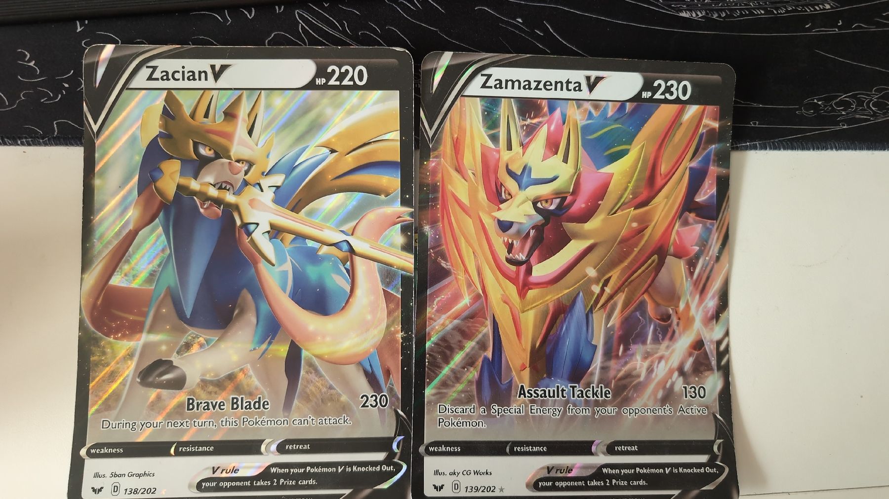 Pokémon Carte collezionabili: Zacian V und Zamazenta V OVERSIZED – Usato da Bolligen venduto da chr_t85t