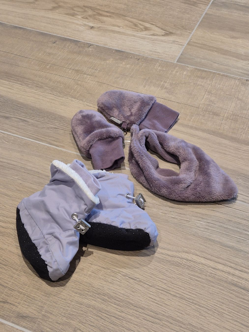 Sterntaler Guanti: Baby-Schühchen & Fäustlinge  – Usato da Hörhausen venduto da mountain18 1