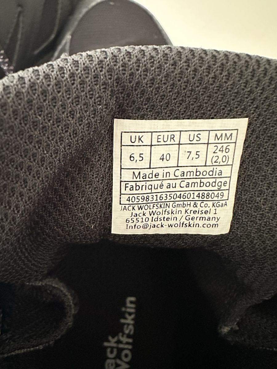 Scarpe da uomo: Wanderschuhe, Größe 40 – Usato da Männedorf venduto da Ewallstreet 7