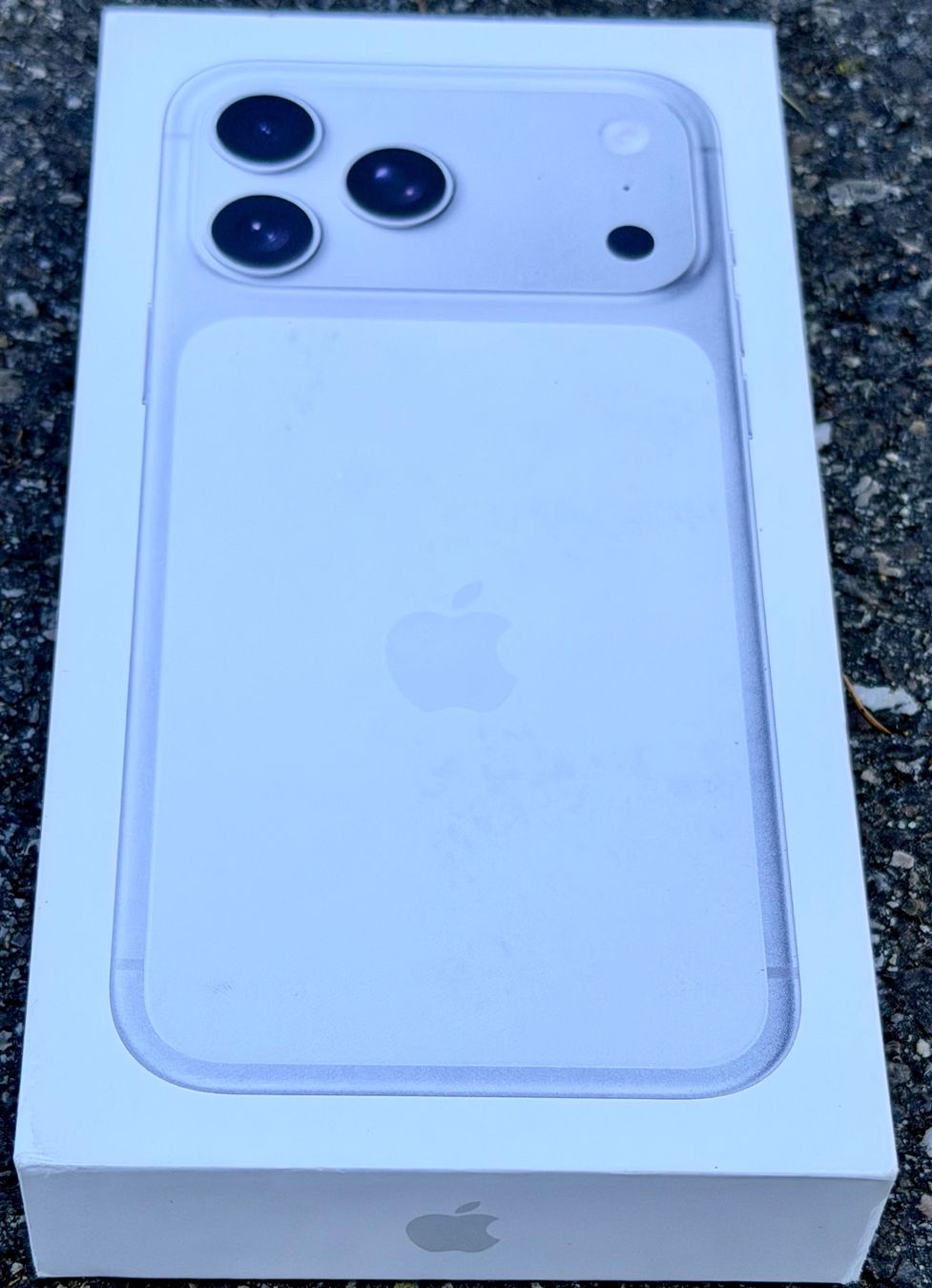 Apple Portables: iPhone 17 Pro Max – Neuf avec emballage d'origine à Muttenz par Johnny_Wishbone69