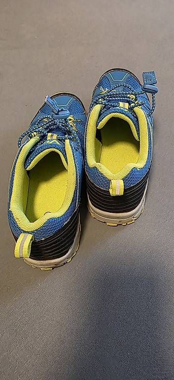 Chaussures garçon: Trekkingschuhe blau – D'occasion à Volketswil par JaMiLeAn 1