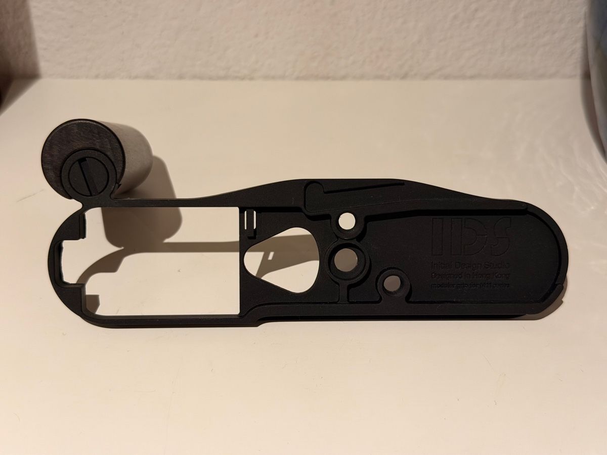 Unità & Adattatore: IDS works pillar handgrip for Leica M11 – Usato da Sennhof venduto da AlxUnder